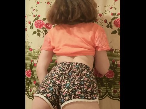 ❤️ Sexet ung babe laver en striptease ved at filme sine shorts på kamera ❤️ Fucking at da.passionateembracespotlight.ru